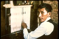 rug loom, Tibetan refugee