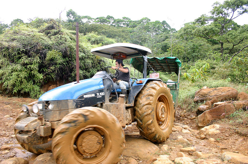 Transport Tractor to Rara Avis (Costa Rica)