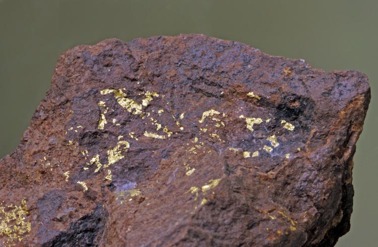 Gold on Hematite